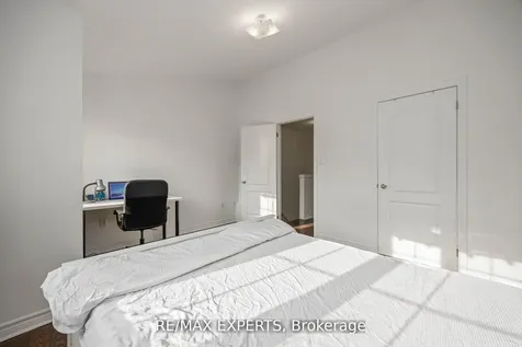 19B Oak Street Toronto ON M9N 0A4