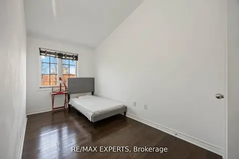 19B Oak Street Toronto ON M9N 0A4