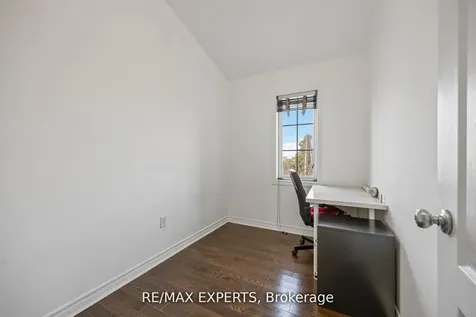 19B Oak Street Toronto ON M9N 0A4