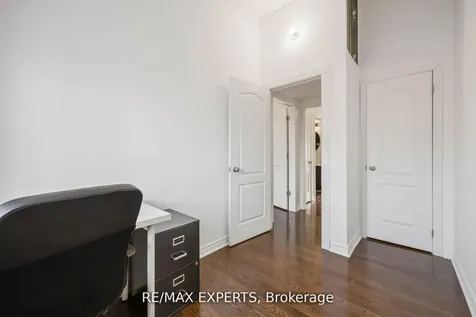 19B Oak Street Toronto ON M9N 0A4