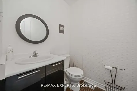 19B Oak Street Toronto ON M9N 0A4