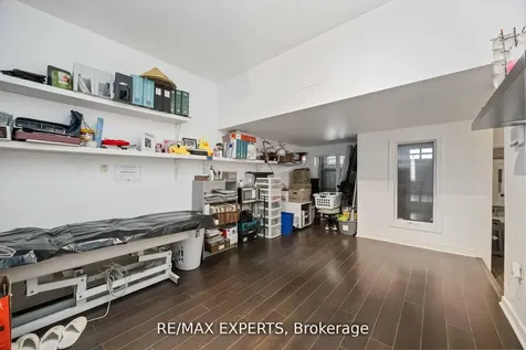 19B Oak Street Toronto ON M9N 0A4