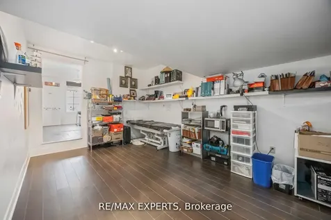 19B Oak Street Toronto ON M9N 0A4