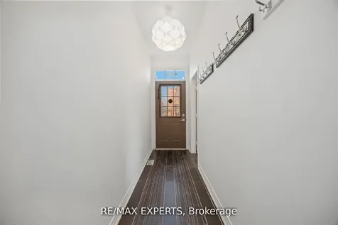 19B Oak Street Toronto ON M9N 0A4