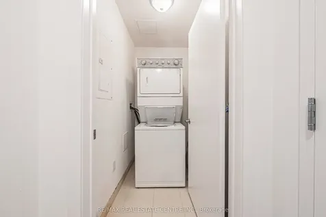 2486 Old Bronte Road Oakville ON L6M 4J2