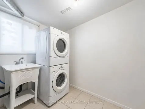 3525 Brandon Gate Mississauga ON L4T 3M3