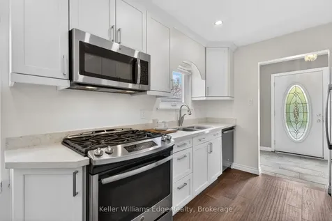 2471 Malcolm Crescent Burlington ON L7P 3Y7