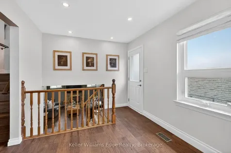 2471 Malcolm Crescent Burlington ON L7P 3Y7