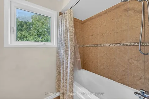 2471 Malcolm Crescent Burlington ON L7P 3Y7