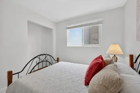 2471 Malcolm Crescent Burlington ON L7P 3Y7
