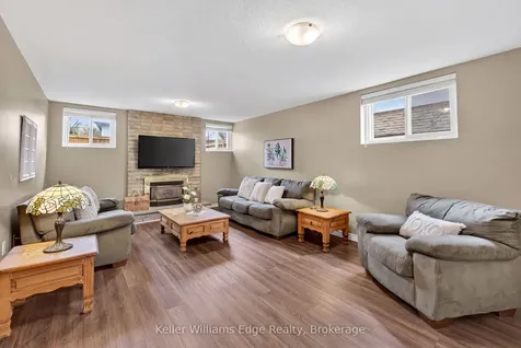 2471 Malcolm Crescent Burlington ON L7P 3Y7