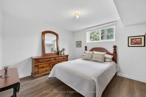 2471 Malcolm Crescent Burlington ON L7P 3Y7