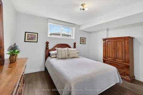 2471 Malcolm Crescent Burlington ON L7P 3Y7