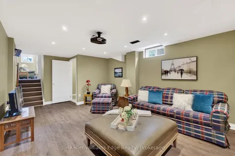 2471 Malcolm Crescent Burlington ON L7P 3Y7