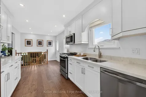 2471 Malcolm Crescent Burlington ON L7P 3Y7