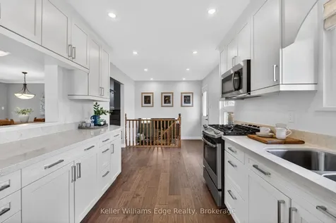 2471 Malcolm Crescent Burlington ON L7P 3Y7