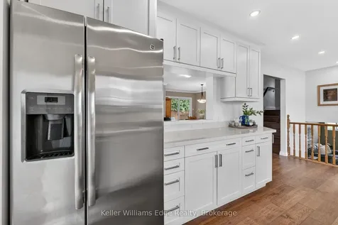2471 Malcolm Crescent Burlington ON L7P 3Y7
