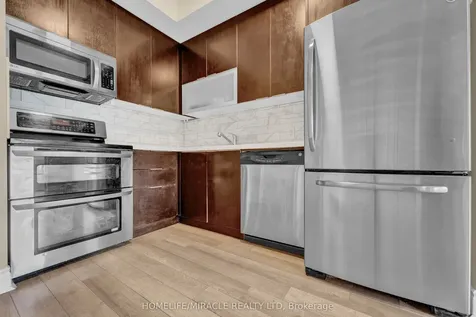 16 Brookers Lane Toronto ON M8V 0A5
