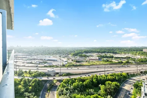 16 Brookers Lane Toronto ON M8V 0A5