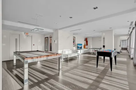 16 Brookers Lane Toronto ON M8V 0A5