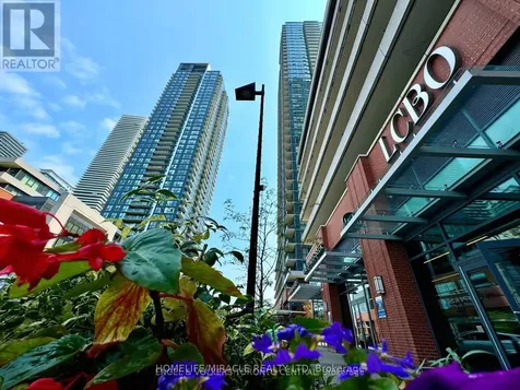 16 Brookers Lane Toronto ON M8V 0A5