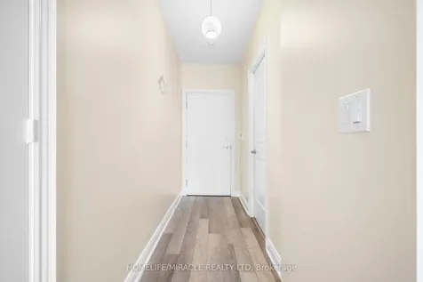 16 Brookers Lane Toronto ON M8V 0A5
