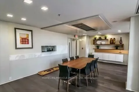 16 Brookers Lane Toronto ON M8V 0A5