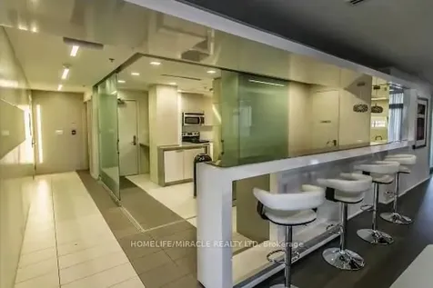 16 Brookers Lane Toronto ON M8V 0A5