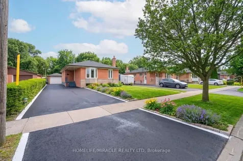 92 Taysham Crescent Toronto ON M9V 1X3