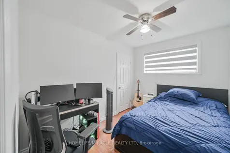 92 Taysham Crescent Toronto ON M9V 1X3