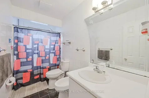 92 Taysham Crescent Toronto ON M9V 1X3
