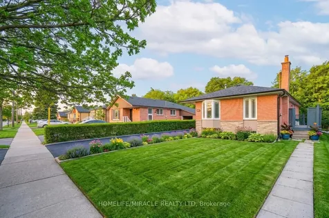 92 Taysham Crescent Toronto ON M9V 1X3