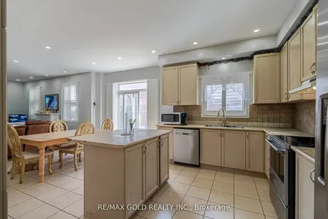 10 Sugarcane Avenue Brampton ON L6R 3C8