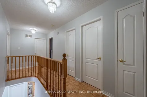 10 Sugarcane Avenue Brampton ON L6R 3C8