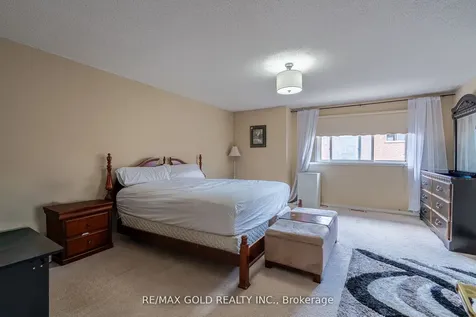 10 Sugarcane Avenue Brampton ON L6R 3C8