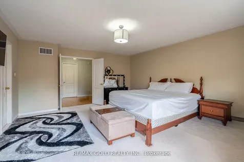 10 Sugarcane Avenue Brampton ON L6R 3C8