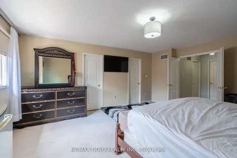 10 Sugarcane Avenue Brampton ON L6R 3C8