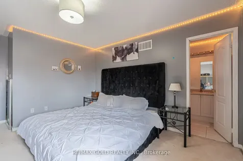 10 Sugarcane Avenue Brampton ON L6R 3C8