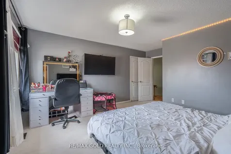 10 Sugarcane Avenue Brampton ON L6R 3C8