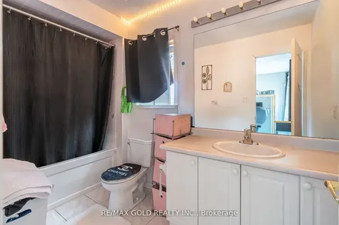 10 Sugarcane Avenue Brampton ON L6R 3C8