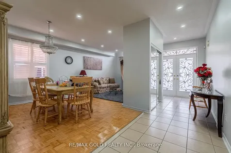 10 Sugarcane Avenue Brampton ON L6R 3C8