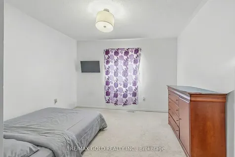 10 Sugarcane Avenue Brampton ON L6R 3C8