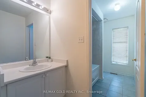 10 Sugarcane Avenue Brampton ON L6R 3C8
