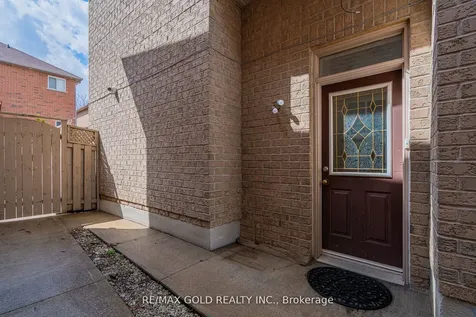 10 Sugarcane Avenue Brampton ON L6R 3C8
