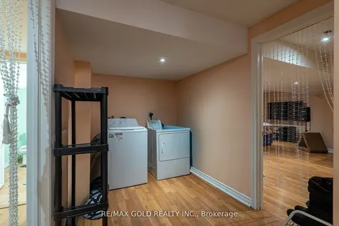 10 Sugarcane Avenue Brampton ON L6R 3C8