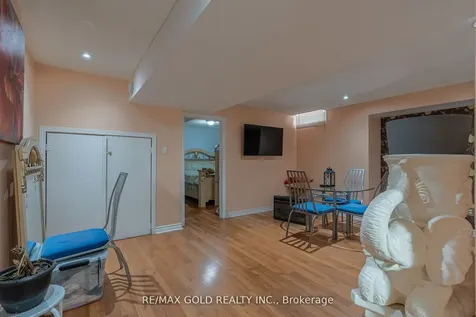 10 Sugarcane Avenue Brampton ON L6R 3C8