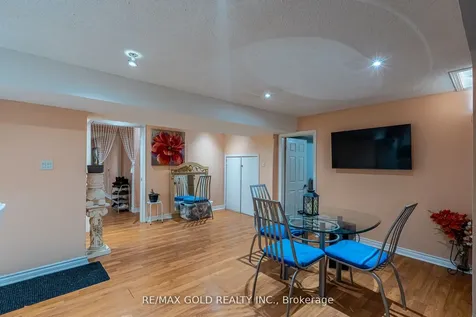 10 Sugarcane Avenue Brampton ON L6R 3C8