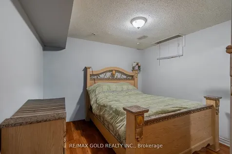 10 Sugarcane Avenue Brampton ON L6R 3C8