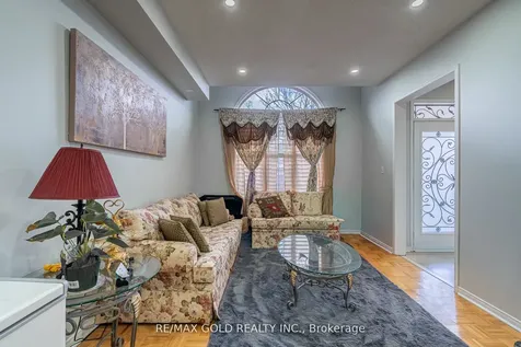 10 Sugarcane Avenue Brampton ON L6R 3C8