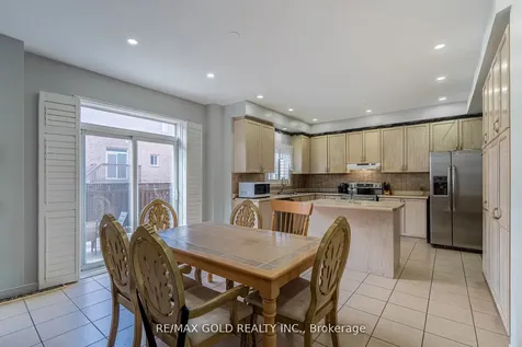 10 Sugarcane Avenue Brampton ON L6R 3C8
